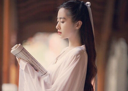 古典說說大全帶圖片：往日情懷釀作酒，換我余生長醉不復憂