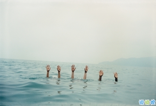 經(jīng)典英文說說帶翻譯摘抄配圖 很有哲理的文藝英文說說6