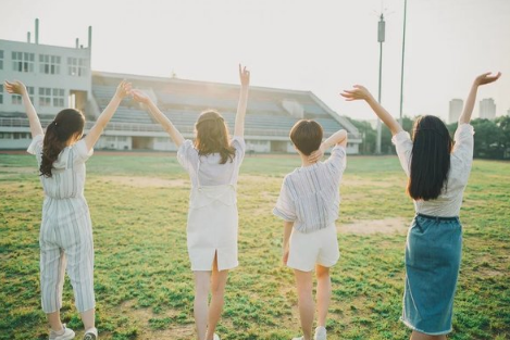 致閨蜜心情圖片說說帶字：感謝在最美的年華遇見你3