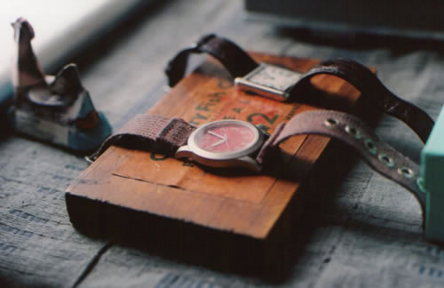 喜歡一個人的甜蜜小情話說說帶圖片 不愿再研墨執(zhí)筆因?yàn)樽掷镄虚g全是你3