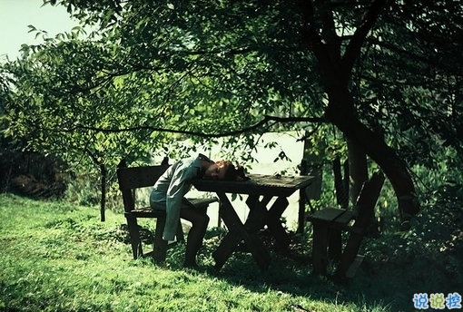 超拽霸氣酷炫的00后個(gè)性說說帶圖片 幸好山高水長(zhǎng)我還能囂張2