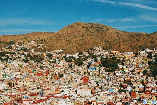 文字控喜歡的簡(jiǎn)單唯美的一句話說(shuō)說(shuō)帶圖片 煙塵滾滾一路行來(lái)我應(yīng)是迷了路了6