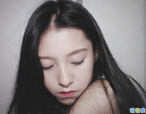 傷感說說配圖黑白心情短語 再大大咧咧的人也會覺得難過4