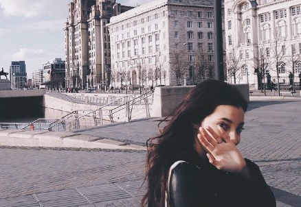 愛情治愈系文字說說加配圖2018最新版 人潮擁擠你自然而然的牽起我的手7