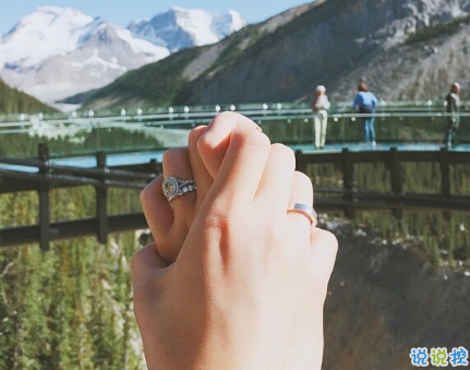 對愛情徹底失望的傷感說說帶圖片 一個人感到十分心累的傷感說說2