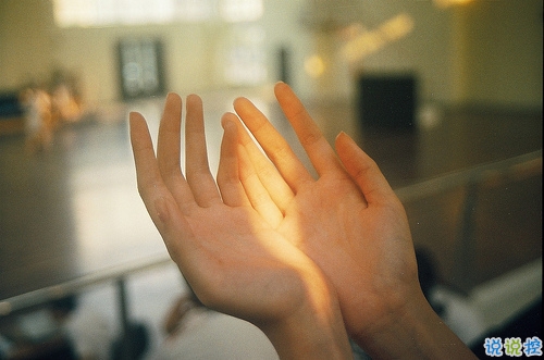 觸動(dòng)心靈經(jīng)典一句話說說帶圖片 字字觸動(dòng)心靈的唯美文藝說說13