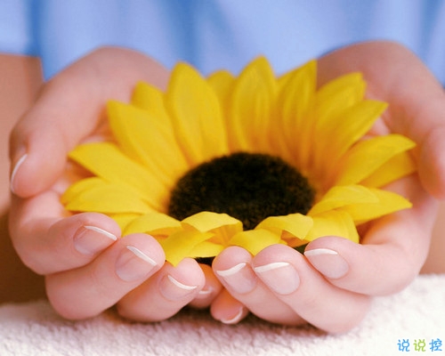 突然很懷念過(guò)去的說(shuō)說(shuō)內(nèi)心難受 真的很想很想一個(gè)人的說(shuō)說(shuō)10