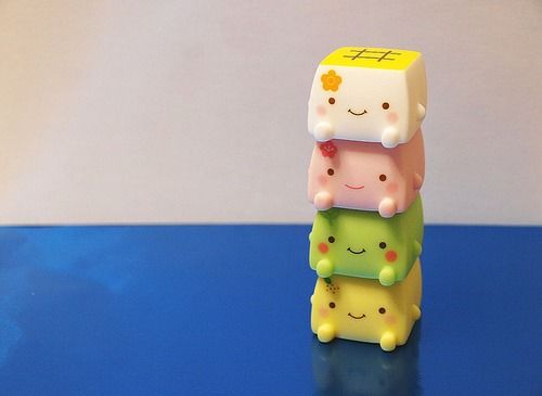 浪漫甜蜜唯美的愛情小句子帶圖片 世間萬物皆不如你眉眼動(dòng)人5