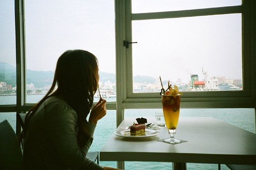 關(guān)于愛(ài)情的傷感句子 愛(ài)情教會(huì)了我們一些東西的經(jīng)典句子1