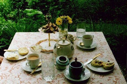 關(guān)于青春人生成長(zhǎng)的經(jīng)典哲理說(shuō)說(shuō)帶圖片 生活不只眼前的茍且還有詩(shī)和遠(yuǎn)方的田野1