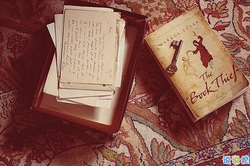 心情低落時(shí)發(fā)的經(jīng)典說說有點(diǎn)文藝的說說 感到無(wú)聊煩躁時(shí)發(fā)的說說1