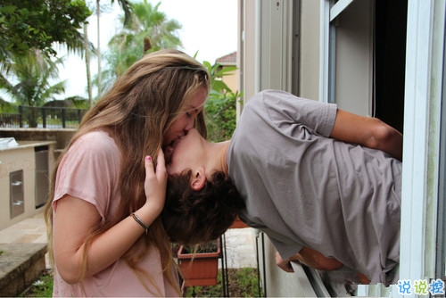 有詩(shī)意和哲理的關(guān)于人生和愛(ài)情的圖片說(shuō)說(shuō) 跨越漫長(zhǎng)歲月長(zhǎng)河與你相遇6