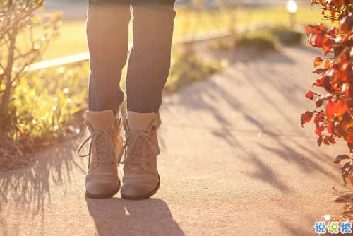 與愛情有關(guān)的微博說說精選：我不想因?yàn)閻矍椋芙^整個(gè)世界5