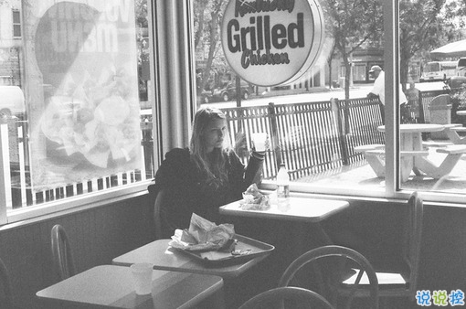 唯美又經(jīng)典的青春成長說說帶圖片 不予時光度流年15