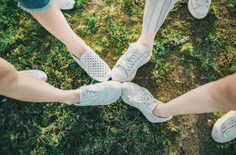 致閨蜜心情圖片說說帶字：感謝在最美的年華遇見你1