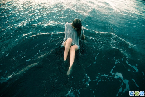 女生個(gè)性說(shuō)說(shuō)經(jīng)典霸氣帶圖片 知道自己不討喜那就乖一點(diǎn)9