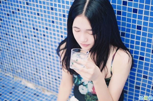 有個(gè)性的2018潮流說說帶圖片 做人就要酷一點(diǎn)11