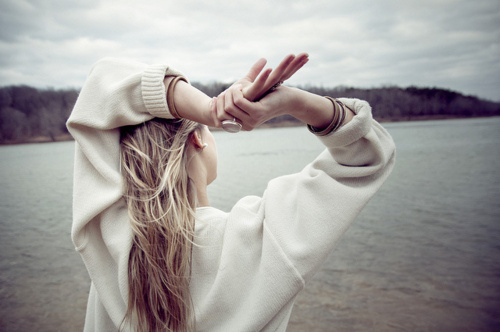 美到讓人窒息的超唯美說說帶圖片 我總是躲在夢與季節(jié)的深處10