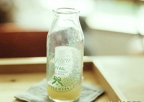 喜歡一個人的甜蜜小情話說說帶圖片 不愿再研墨執(zhí)筆因?yàn)樽掷镄虚g全是你11