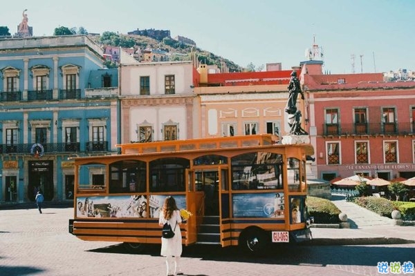 文字控喜歡的簡(jiǎn)單唯美的一句話說(shuō)說(shuō)帶圖片 煙塵滾滾一路行來(lái)我應(yīng)是迷了路了10