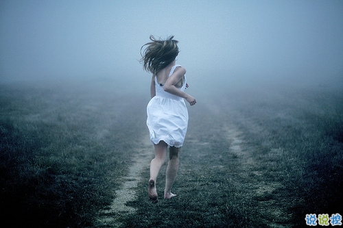 說給暗戀的你聽的傷感女生圖片說說 白晝隱沒了星光10