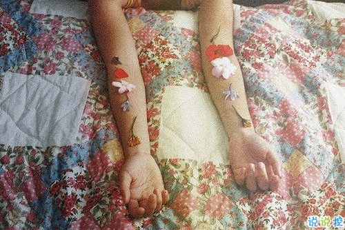 唯美又經(jīng)典的青春成長說說帶圖片 不予時光度流年3