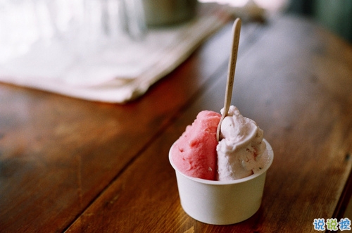 女生發(fā)朋友圈可愛搞怪的句子帶圖片 最新微信搞笑說說大全11