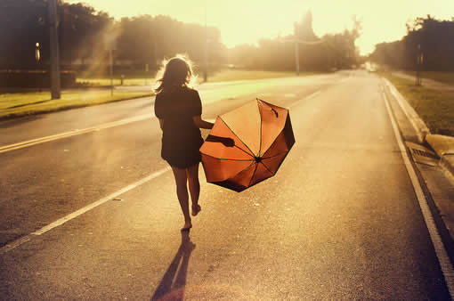 經(jīng)典語(yǔ)錄愛(ài)情美好短句打動(dòng)人心 你是我想躲又想遇見(jiàn)的人1