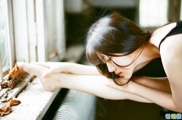 適合發(fā)說(shuō)說(shuō)的對(duì)一個(gè)人失望想放棄的傷感難過(guò)圖片和句子4