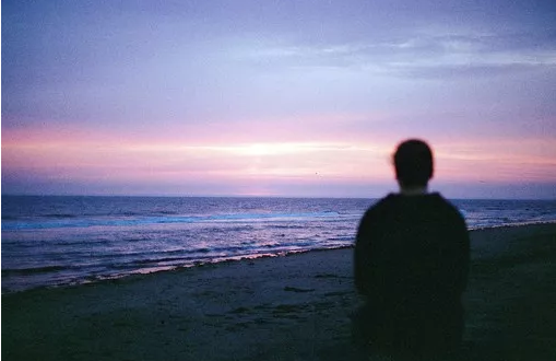 經(jīng)典語(yǔ)錄愛(ài)情美好短句打動(dòng)人心 你是我想躲又想遇見(jiàn)的人2