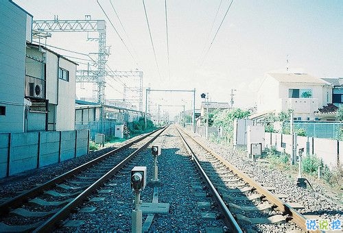 一個人獨處時候的孤獨是什么感覺呢？10