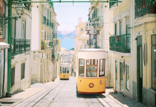 關(guān)于愛情的甜蜜小句子帶圖片 我忘記誰都不能忘記那個(gè)夏天的你3