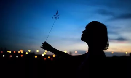 2018最新寫(xiě)給傻傻的自己配圖 傻傻的話(huà)寫(xiě)給自己一段話(huà)圖片2