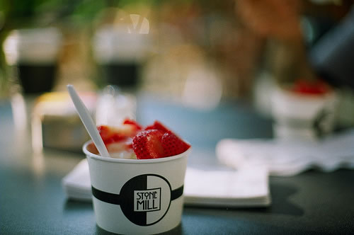 喜歡一個人的甜蜜小情話說說帶圖片 不愿再研墨執(zhí)筆因?yàn)樽掷镄虚g全是你1