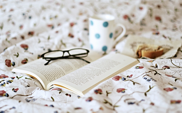 關(guān)于人生的很現(xiàn)實的哲理說說帶圖片 時間奪去了我們輕狂的眼神卻給了我們嘴角上揚的資本14