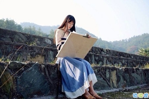 關(guān)于愛情簡單精辟的一句話說說帶圖片 我和世界只差一個(gè)你6