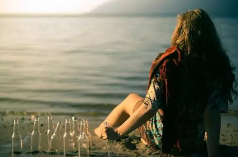 2018經(jīng)典語錄愛情傷感長的 與愛情有關(guān)的傷感經(jīng)典語錄痛到心碎2