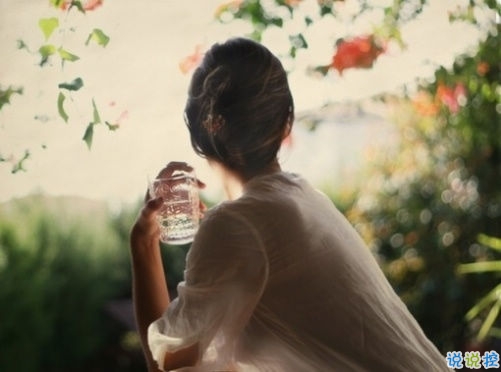 經(jīng)典英文說說帶翻譯摘抄配圖 很有哲理的文藝英文說說14