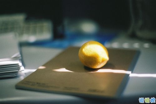 一個人獨處時候的孤獨是什么感覺呢？2