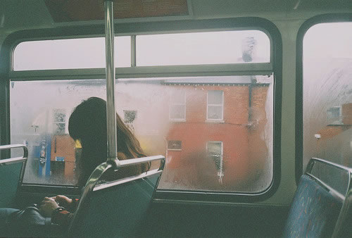 關(guān)于愛情的有些傷感難過的說說帶圖片 遇你之后步步都難走1