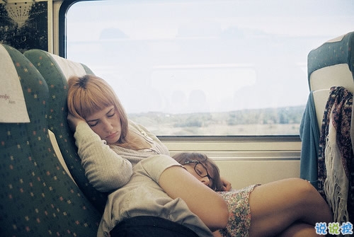 不敢再愛了的傷感說說帶圖片 愛情吃了虧的經(jīng)典傷感說說配圖13