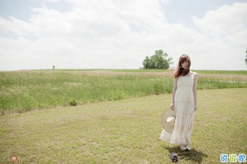 有時(shí)幸福又難過(guò)傷感的說(shuō)說(shuō)帶圖 暗戀是一個(gè)人的兵荒馬亂15