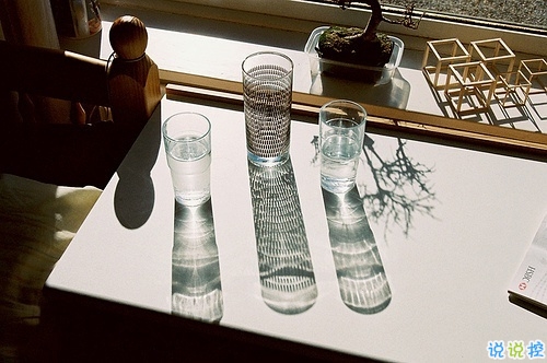 日常愛情說說經(jīng)典有意義帶圖片 我喜歡你來自心臟不是口腔11