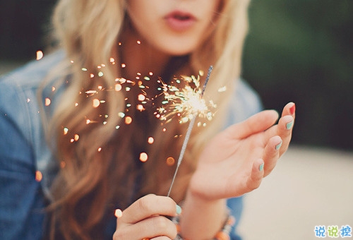 適合戀愛中的甜蜜發(fā)的說說帶圖片 我見過的全部風景都抵不上你一句我想見你14