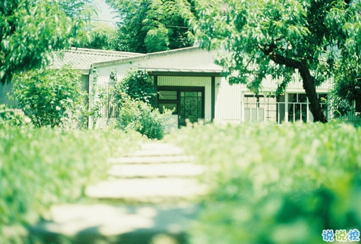 女生傷感說說帶圖片心情低落 越想越心痛的難過說說大全4