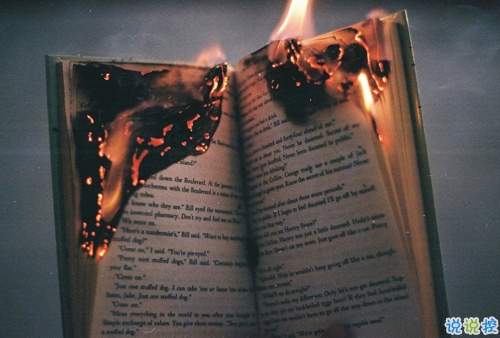 有時(shí)幸福又難過(guò)傷感的說(shuō)說(shuō)帶圖 暗戀是一個(gè)人的兵荒馬亂16