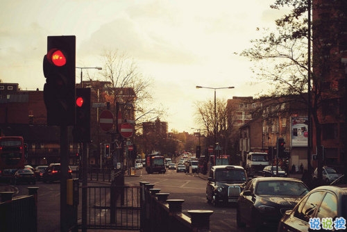 關(guān)于現(xiàn)實(shí)的人生感悟帶圖片 27條值得收藏和學(xué)習(xí)的經(jīng)典說說大全15