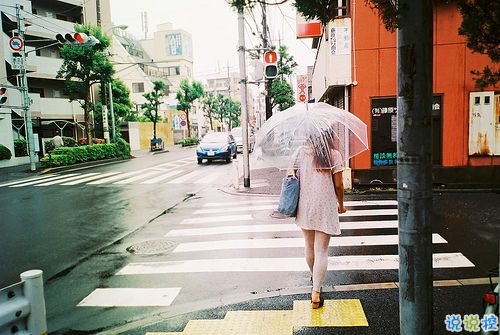 00后男生女生喜歡發(fā)的英文個(gè)性說說 經(jīng)典英文說說精辟又有內(nèi)涵1