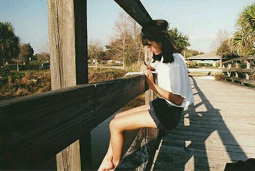 適合喜歡一個(gè)人時(shí)發(fā)的甜蜜愛情說說帶圖片 ?有你有我有吃的就又是美好的一天7