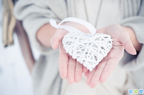 寫給即將過去的八月的唯美說說帶圖片 2018再見八月你好九月經(jīng)典唯美說說1